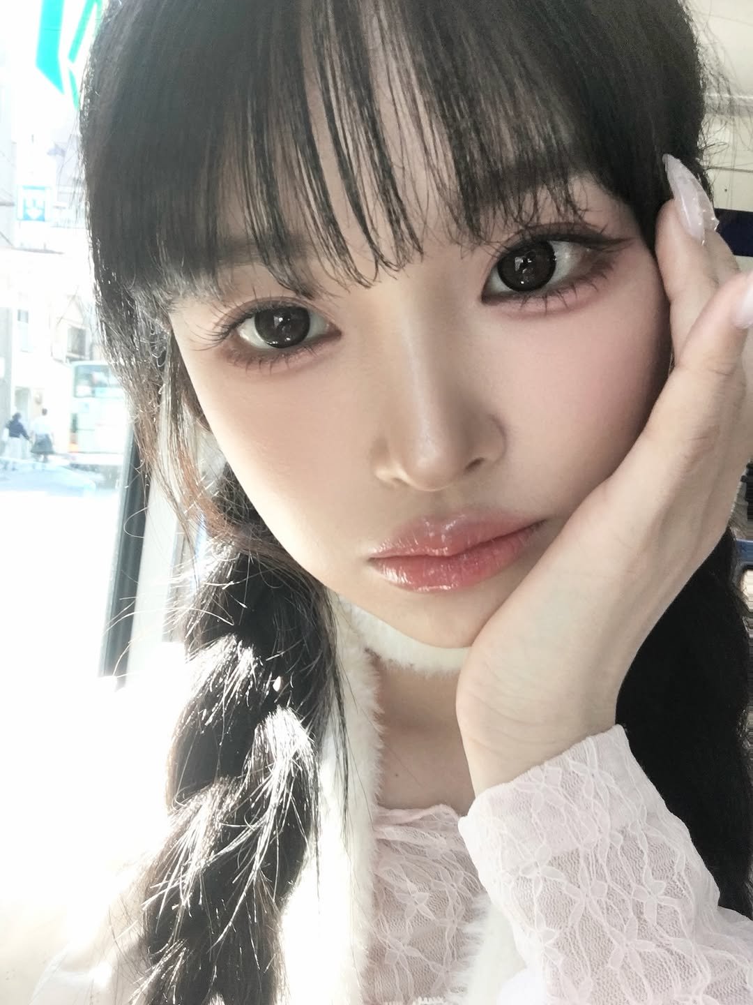 anda.channel 게시물 이미지: 요즘 언더속눈썹 붙이는거 맛들렸슈 🕷️👄🕷️