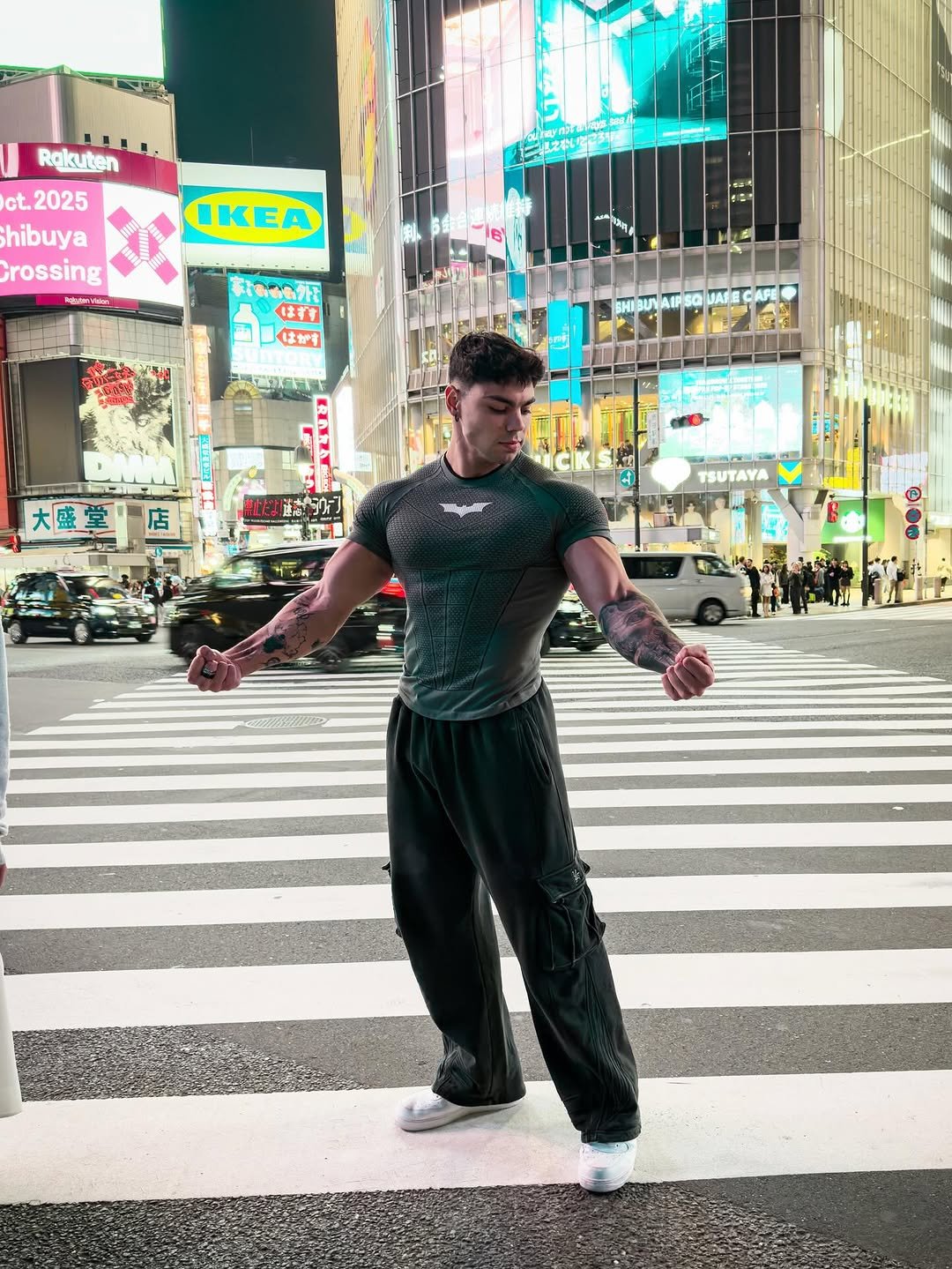 Photo by Andoni 🧬 on November 03, 2025. May be an image of Times Square, street and text that says 'LAL Rakuten ot. 2025 Shibuya Grossing IntabarAm KEA OTE はすす はかす GHIBUN TSUTAYA'.