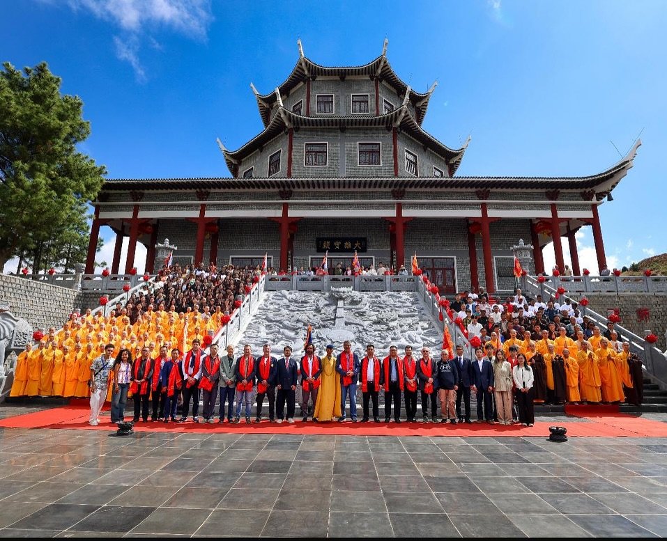 Photo shared by Andrea Pirlo Official on May 08, 2025 tagging @wule_symphony_orchestra, and @madagascar_xizu_temple.