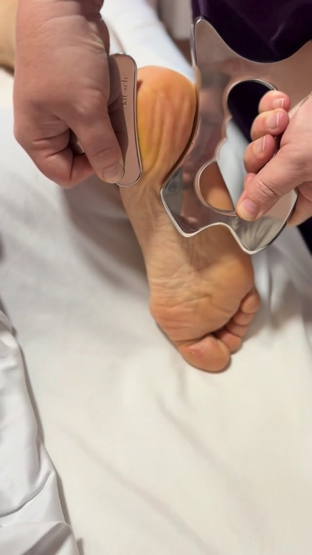 andy.wellness 게시물 이미지: Fascial release of the heel with two steel...