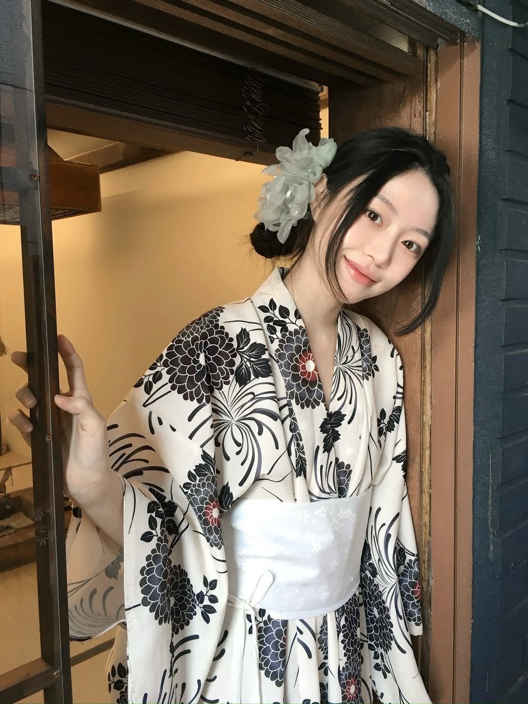 Photo shared by 안은빈 | Eunbin Ahn on December 21, 2025 tagging @ryokan_hp. May be an image of robe, bath robe and text.