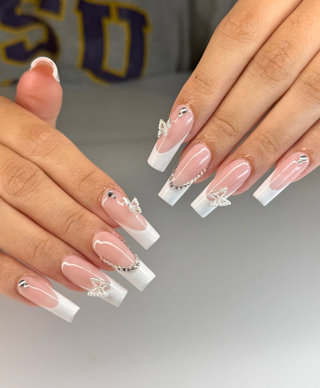 angelstouchbyjhes 게시물 이미지: 🦋🤍
-
-
-
-
-
#explore #longnails #frenchtip...