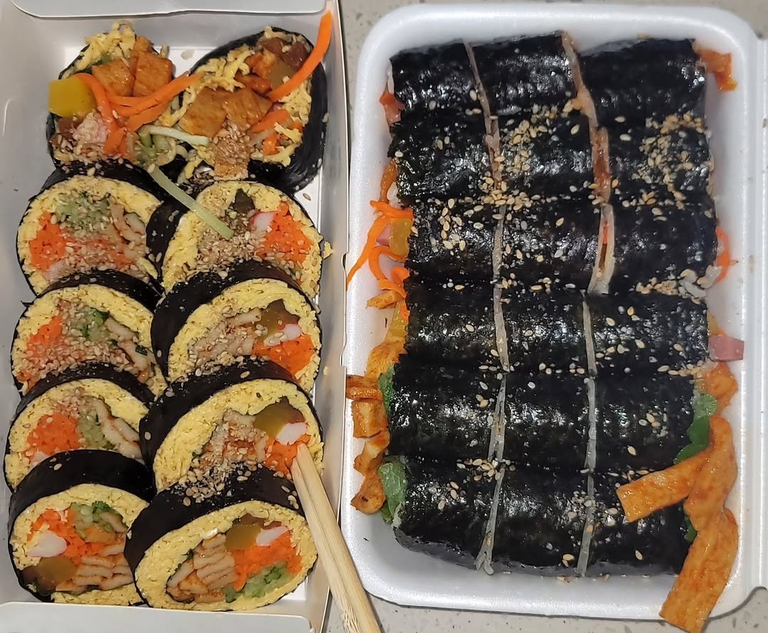 Photo by 안준하 on December 21, 2025. May be an image of sushi, seaweed and text.