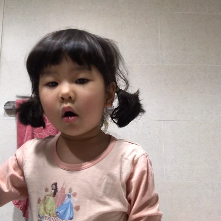 annemami5566 게시물 이미지: .
아무말 대잔치
요즘 영어로 아무말시작ㅋㅋ
흠...책만 읽어주면...