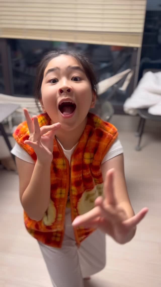 annemami5566 게시물 이미지: AI 편집법 몰라서 직접 췄습니다 🙈
따라하기 ㅋㅋㅋ 이수 버전 

인친이 디엠...