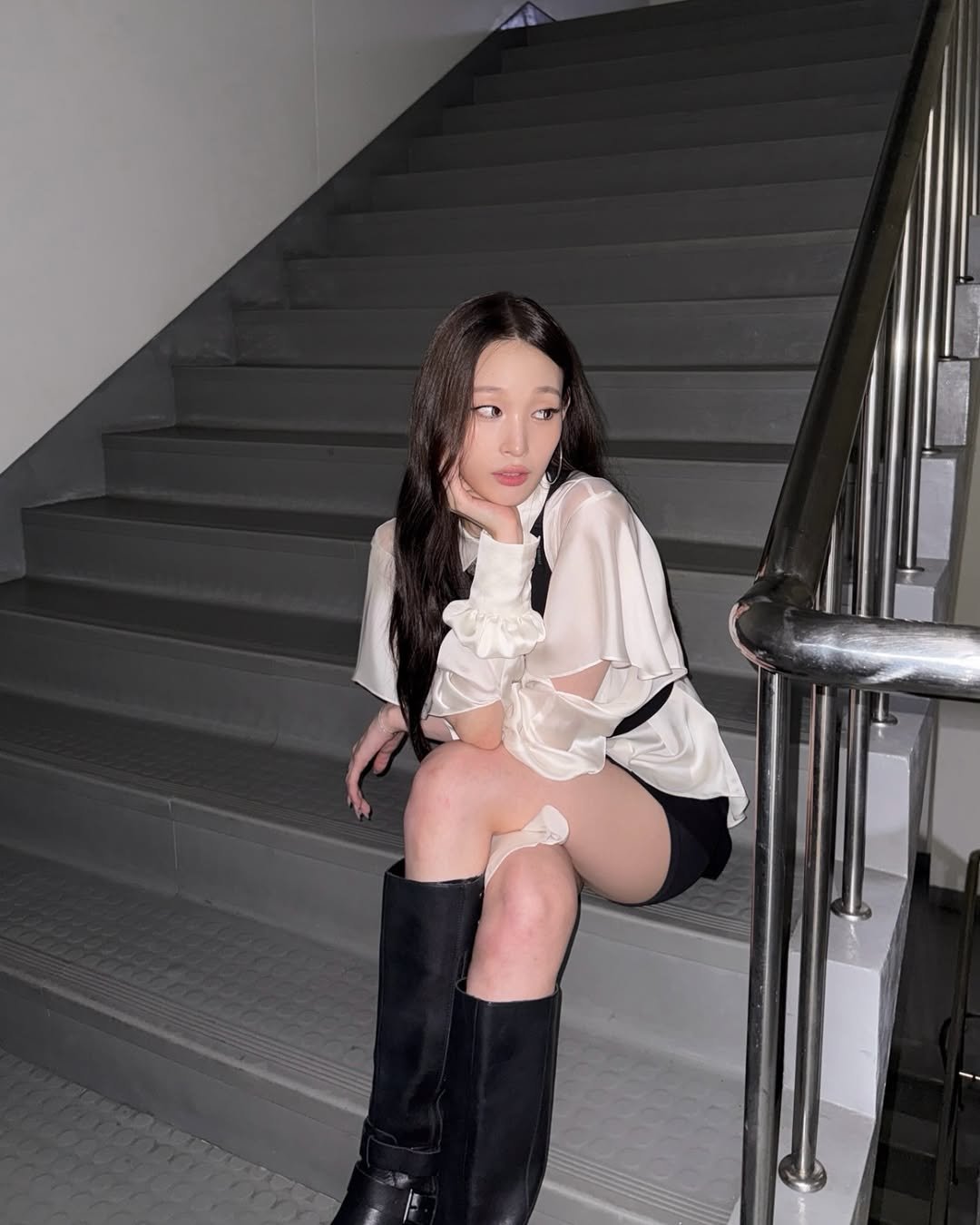 anniesymoon 게시물 이미지: i never know what to write here #hi
