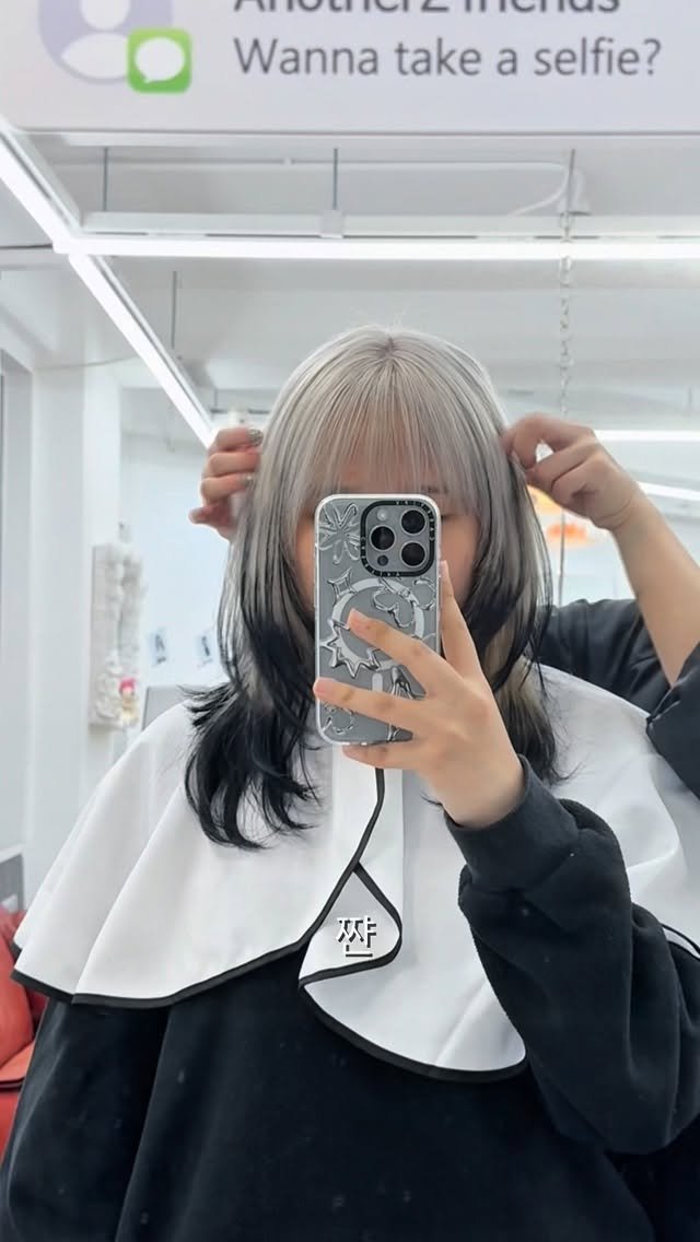 anotherz_saebyuk 게시물 이미지: 오늘의 수험생 고객님 !

커트+무제한탈색+투톤디자인염색 까지 
아침부터 밤이...