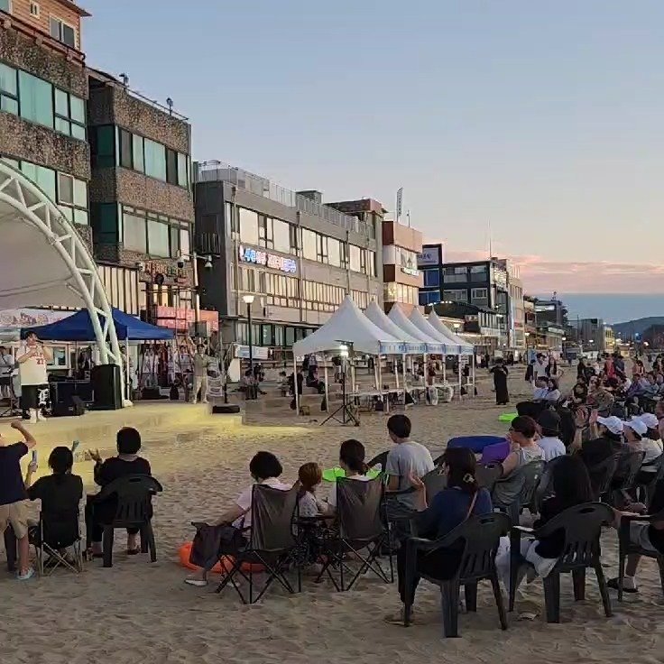 ansan_travel 게시물 이미지: 🎶🌅 대부도 방아머리해변 선셋콘서트 🌅🎶
첫 무대, 8월 9일 ‘선셋 하모니’가...