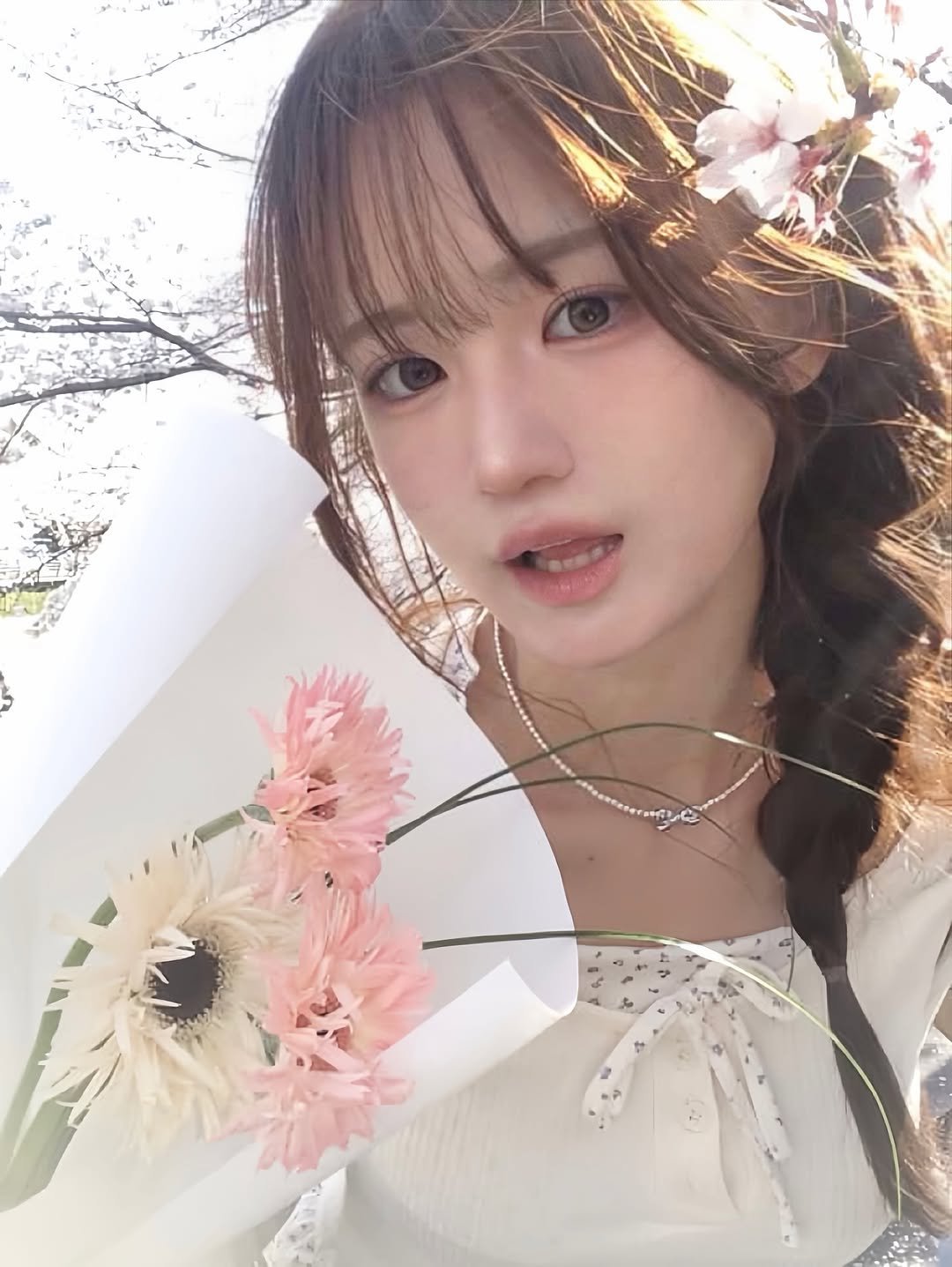 Photo by 성수동미용실 모어온 소현 [레이어드펌 긴머리웨이브] on September 09, 2025.