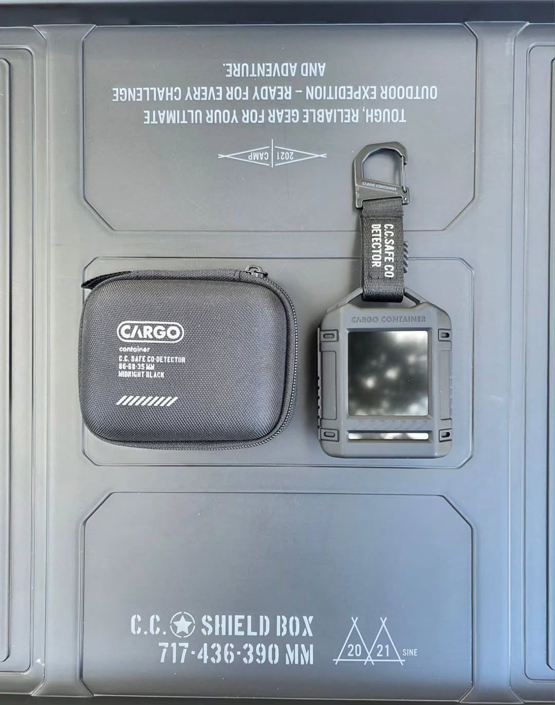 Photo by 앤웍🌿캠핑&여행 on October 19, 2025. May be an image of ‎digital watch, lighter, battery, flashlight, flask and ‎text that says '‎3ב" AND 7 ㅅRBA크 מסע בםת OOHdXA 31 חסחע בסע GERR รายขาวย ב' CAAP 2222 CINOCOOT DETECTOR C.C.SAFEC co CARGO containar C.C. C.C.S4 SAFECO-DETECTUR ECSAFECODETECTUR CO-DETE DETECTUR 06・6・35 MIDMICHT R MIDEICH IGHTHLACI LACK THRACH ECE ሮአድስ CARGOCONTAINER CONTAINER 1n00 ..ር. SHIELD ΒΧ 717-436-390 717- 436 6-390MM -390 MM 2A SINE SINE‎'‎‎.