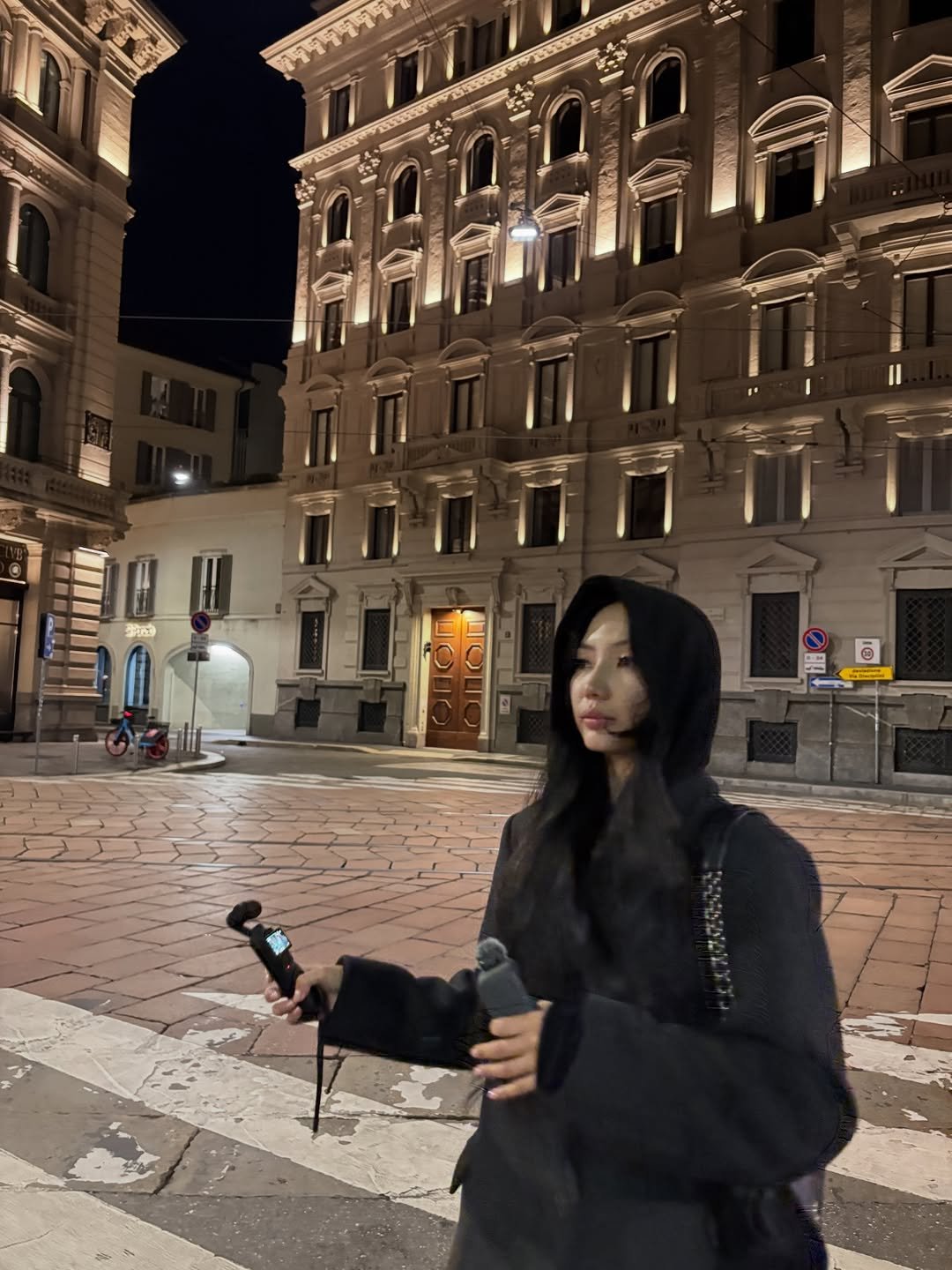 Photo by 아노 · Anu Ujin on December 29, 2025. May be an image of The Trevi Fountain, the Pantheon, Piazza di Spagna and text.