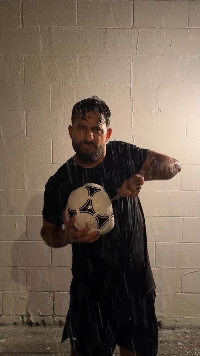 anwar 게시물 이미지: When I see people in love ⚽️✂️