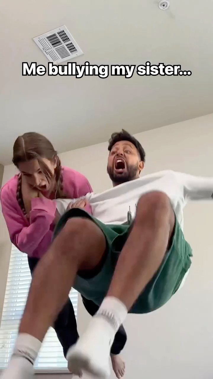 anwar 게시물 이미지: Only I get to bully my sister 😤