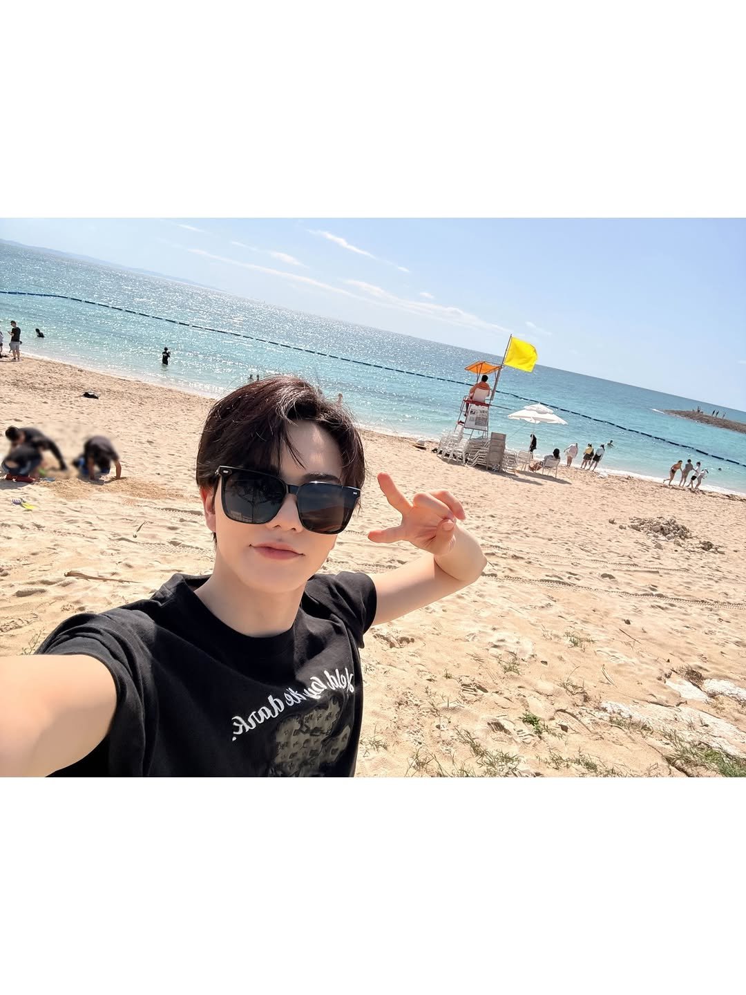 aoen.official 게시물 이미지: 🏖️🐰⛱️

#aoen #アオエン
#礼央 #REO