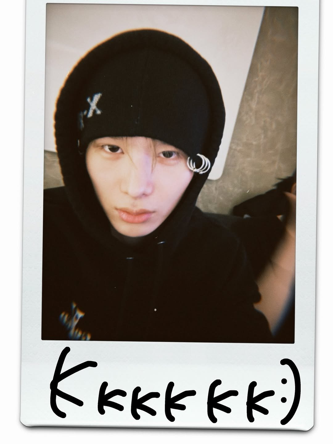 Photo by aoen on March 24, 2026. May be an image of polaroid, face mask and text.