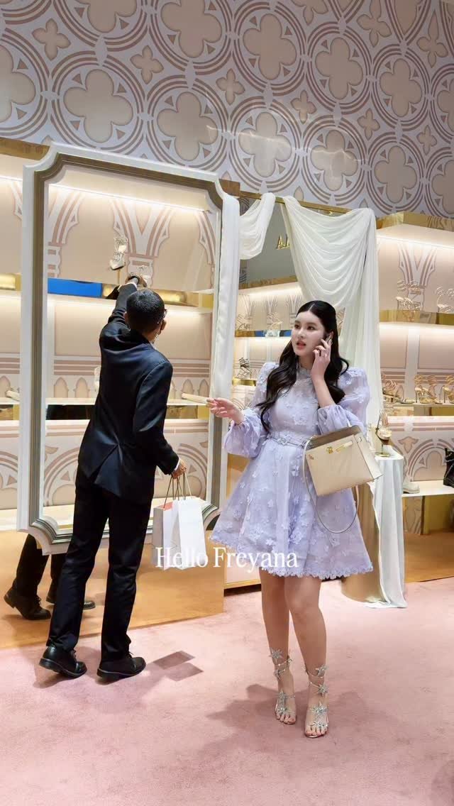 aonsomrutai 게시물 이미지: New shoes 👠💖

#freyana #aonsomrutai...