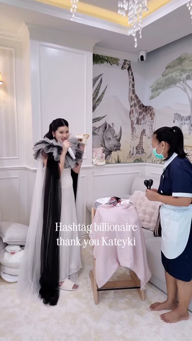 aonsomrutai 게시물 이미지: Let's me hear your voice..🎤💖

#freyana...