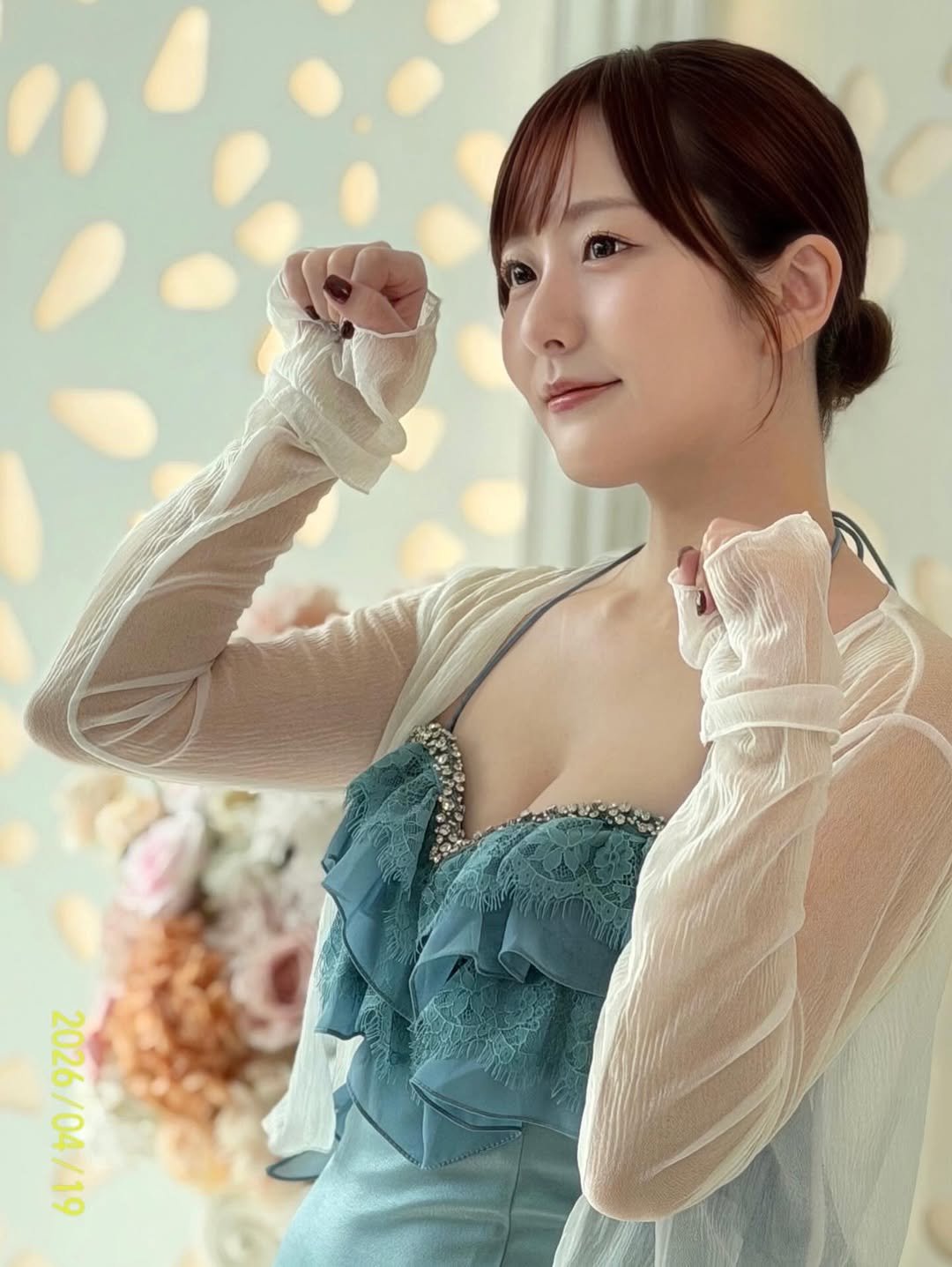 Photo by 青空ひかり on April 20, 2026. May be an image of one or more people, hair, dress and text.