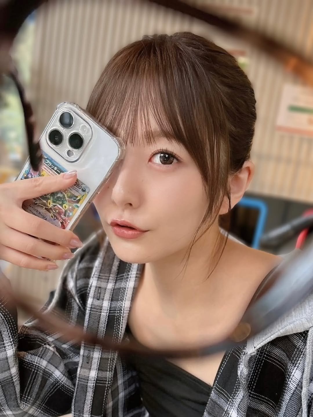 Photo by 青空ひかり on October 16, 2025. May be a selfie of one or more people, hair, phone and text that says 'ブラッキー'.