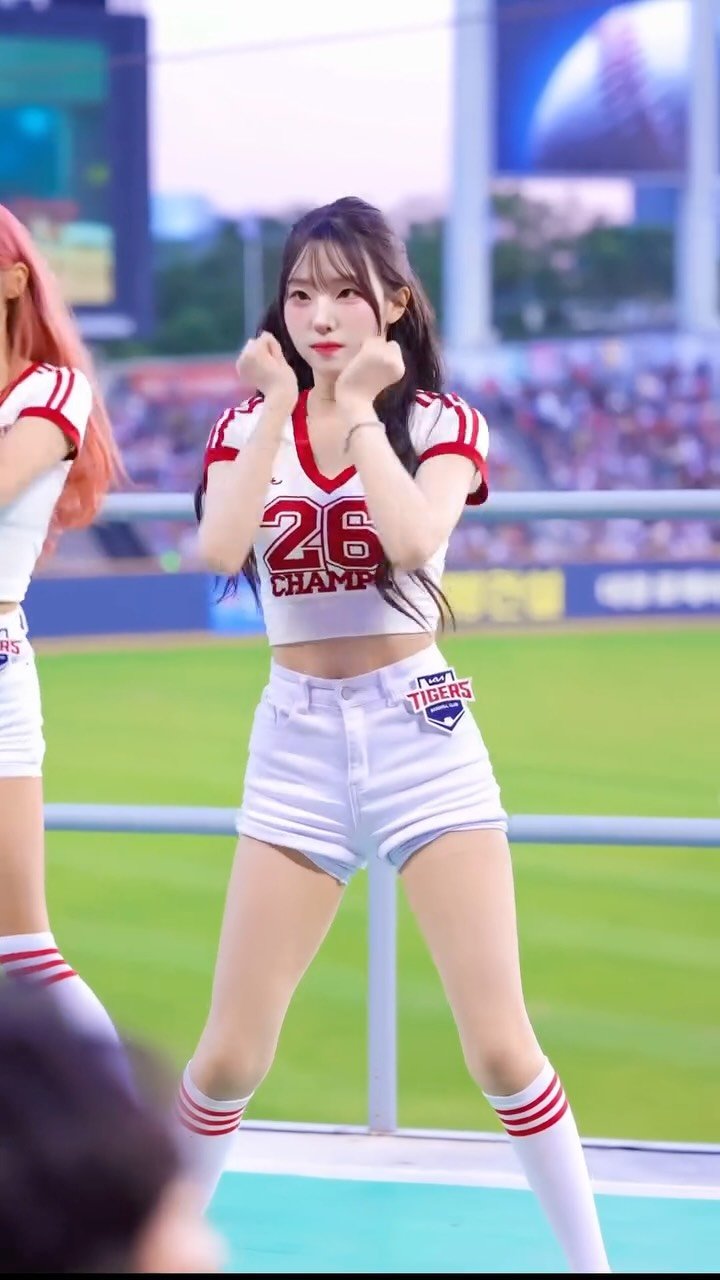 apex_cheerleader_official 게시물 이미지: 캐치캐치..!⚾️✨
.
.
.
#기아타이거즈#화이팅♥
