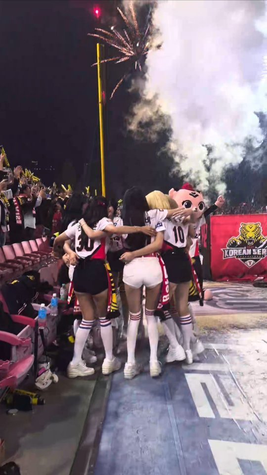 apex_cheerleader_official 게시물 이미지: ⠀⠀⠀⠀⠀⠀⠀⠀⠀⠀⠀⠀⠀⠀
⚾️한국시리즈 우승🏆
기아타이거즈 승리의...