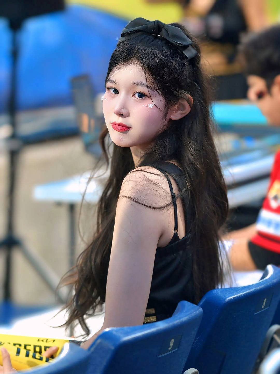 Photo shared by 신혜령 on August 14, 2025 tagging @apex_cheerleader_official. May be an image of 2 people, hair and text.