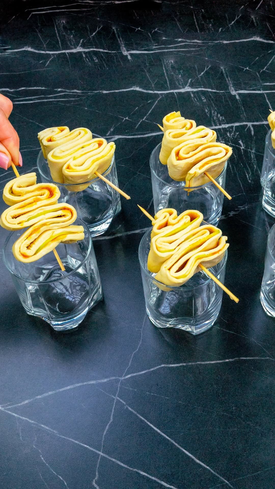 appetizing.tv 게시물 이미지: Dessert in 5 minutes! Just puff pastry and 2...