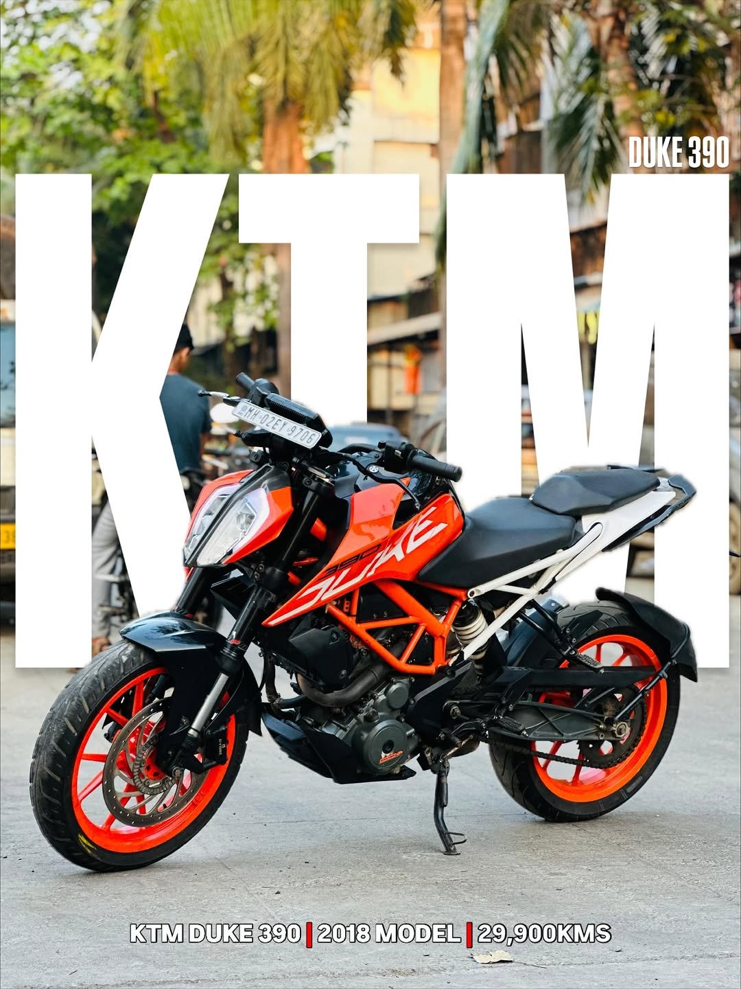 Photo by Arauto on November 14, 2025. May be an image of racing vehicles, motorcycle, magazine and text that says 'DUKE DUKE390 390 鬼本 KTm DUKE 390 2018 MODEL| 29,900KMS'.