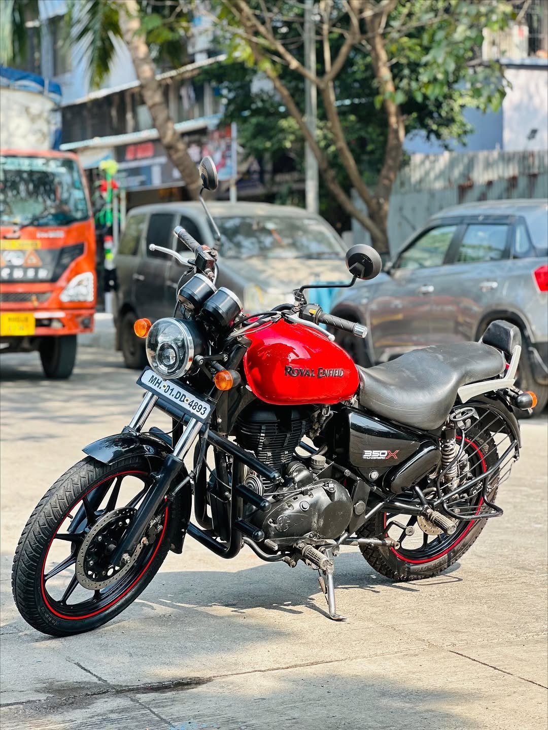 Photo by Arauto on November 11, 2025. May be an image of motorcycle, scooter and text.