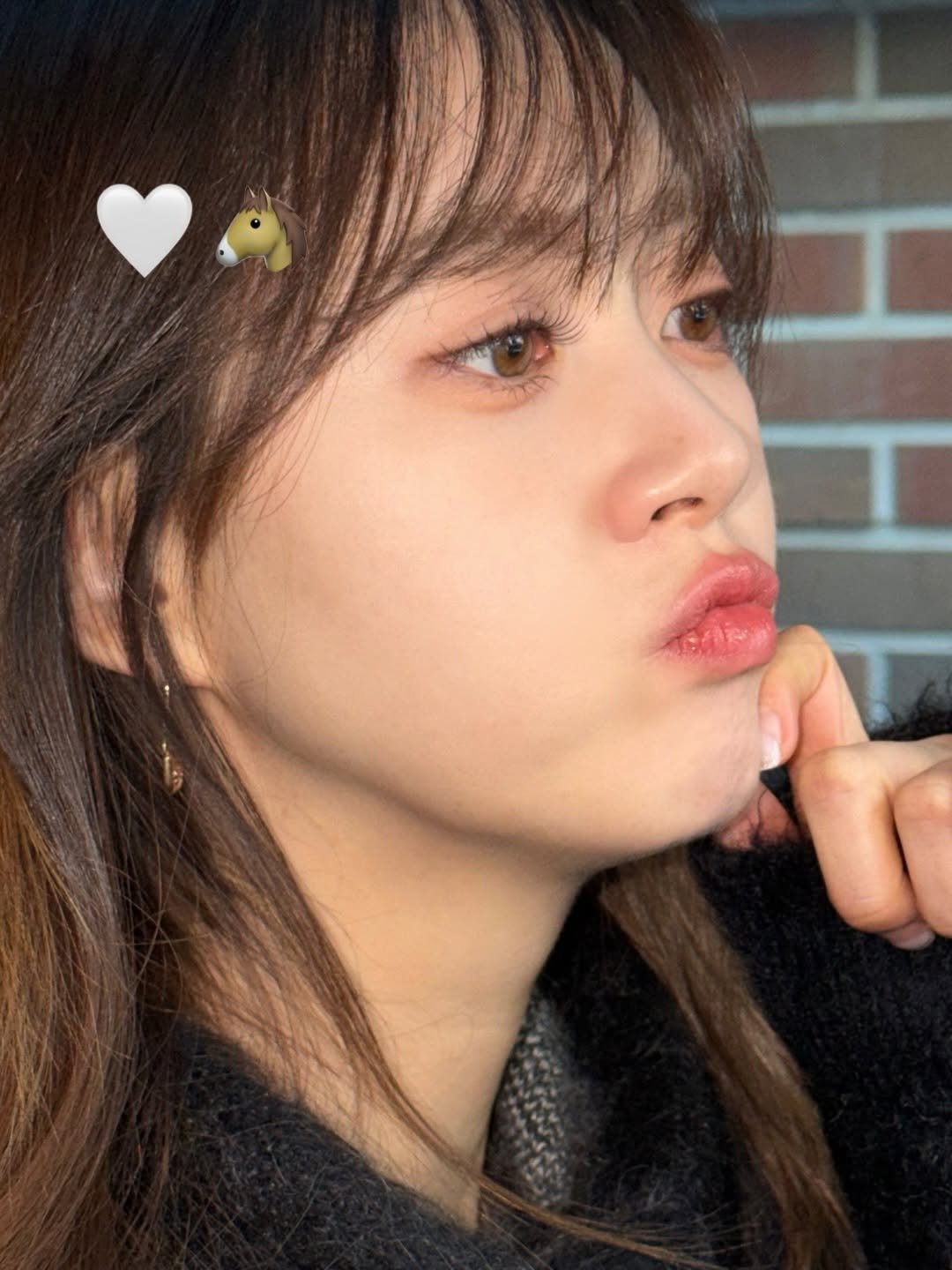 Photo by 고아라 on January 14, 2026. May be a closeup of one or more people and hair.