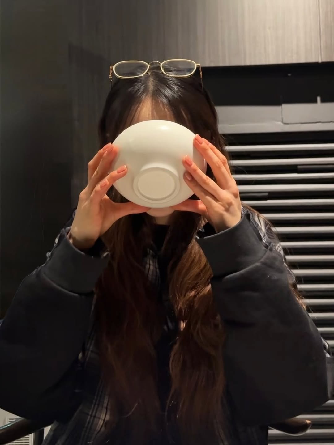 Photo by 고아라 on February 11, 2026. May be an image of coffee cup, cup, parka, tea, cornflower and text.