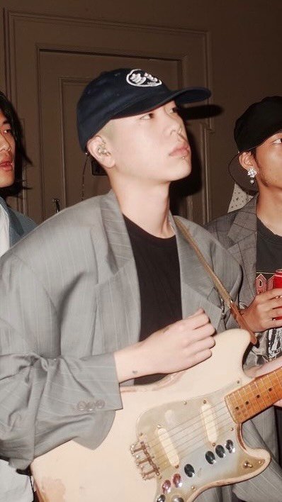 archivehome_ 게시물 이미지: | 오혁이 전하는 삶의 태도

“한 번뿐인 인생인데, 남 눈치 보다가 갑자기 죽으면...