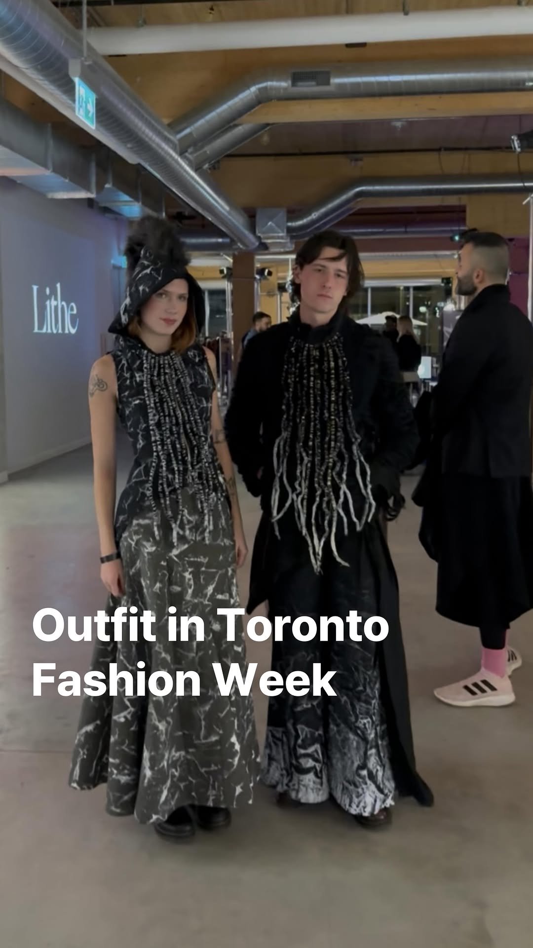 archivehome_ 게시물 이미지: | Outfit in Toronto Fashion Week

토론토 패션위크 현장을...