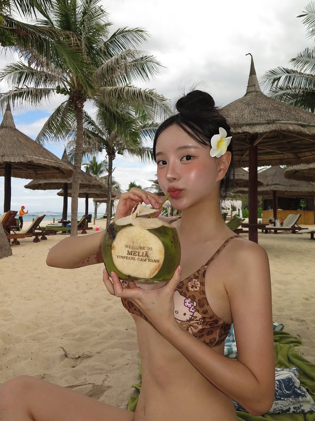 Photo by 아름송이 on September 01, 2025. May be an image of coconut and beach.