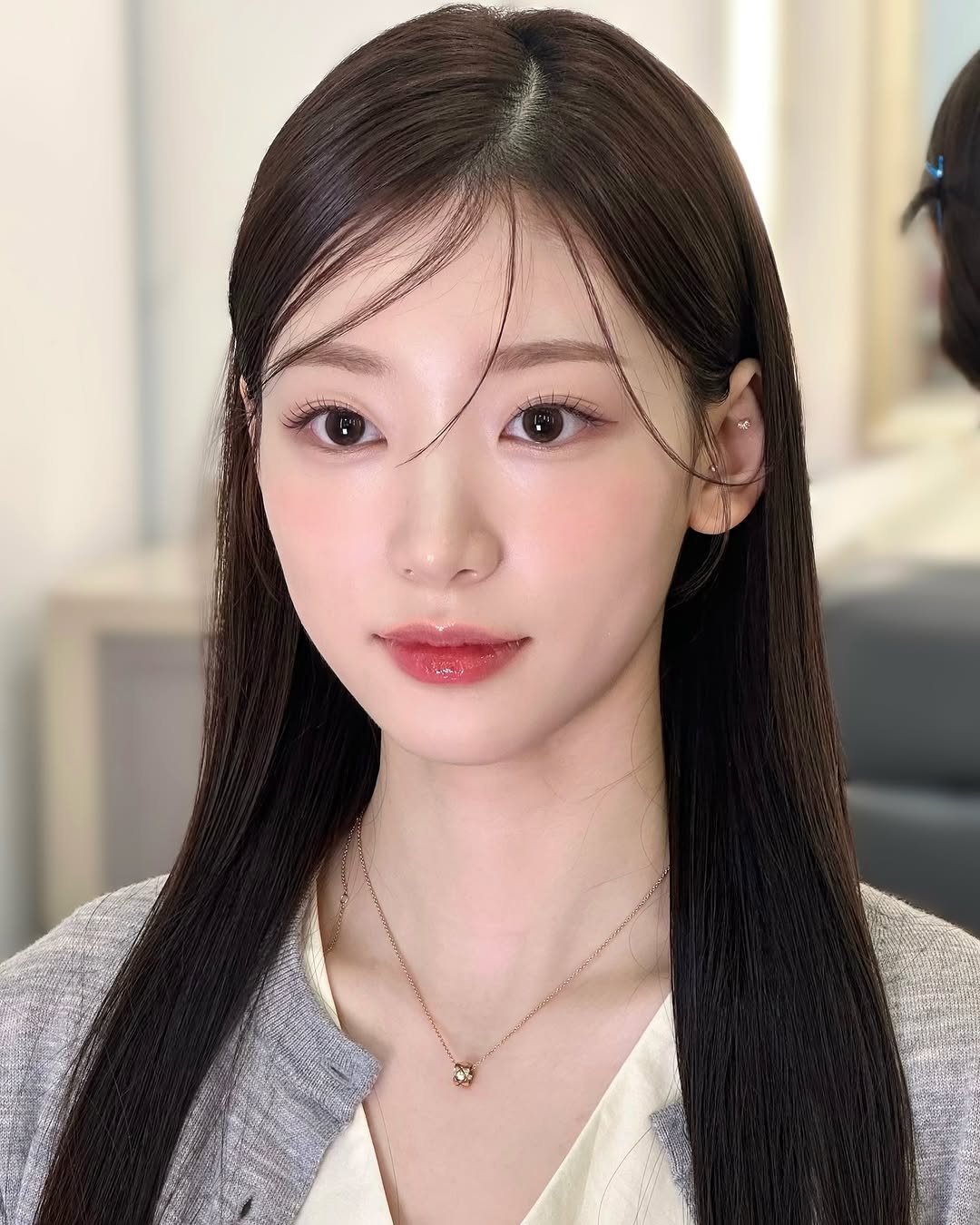 Photo by 김활란뮤제네프 메이크업 아림실장 on May 17, 2024.