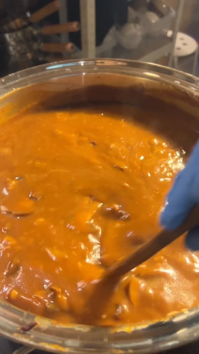 arirang_gotgan 게시물 이미지: 기본 오므라이스 소스에 추가로 양송이버섯, 양파 듬뿍 넣었어요.

물론 볶음밥에...