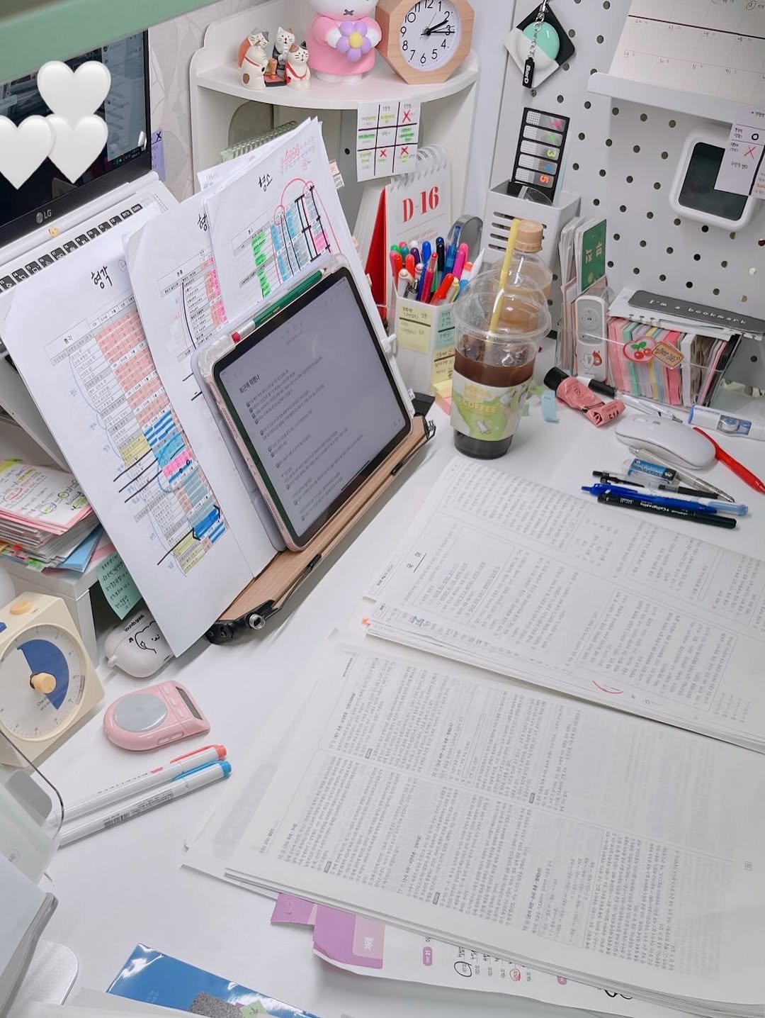 Photo by 아미 on March 18, 2026. May be an image of studying, diary, desk, pen, office and text.