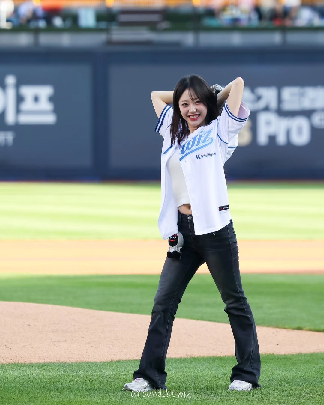 Photo shared by 어라운드 on July 26, 2025 tagging @z._.warning. May be an image of 1 person and text.