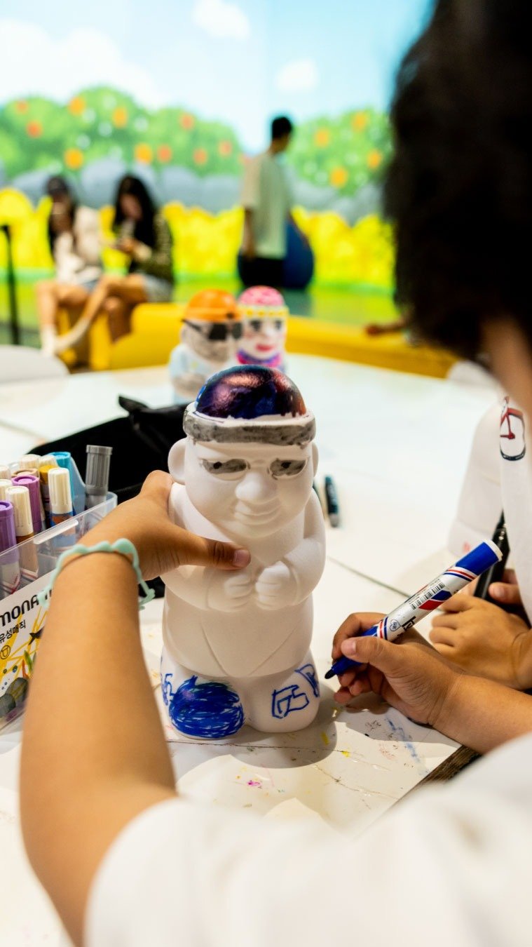 artekidspark_jeju 게시물 이미지: <아르떼 키즈파크 X 두들리쉬>

영어로 배우고, 만들며 즐기는 몰입형 키즈 아트...