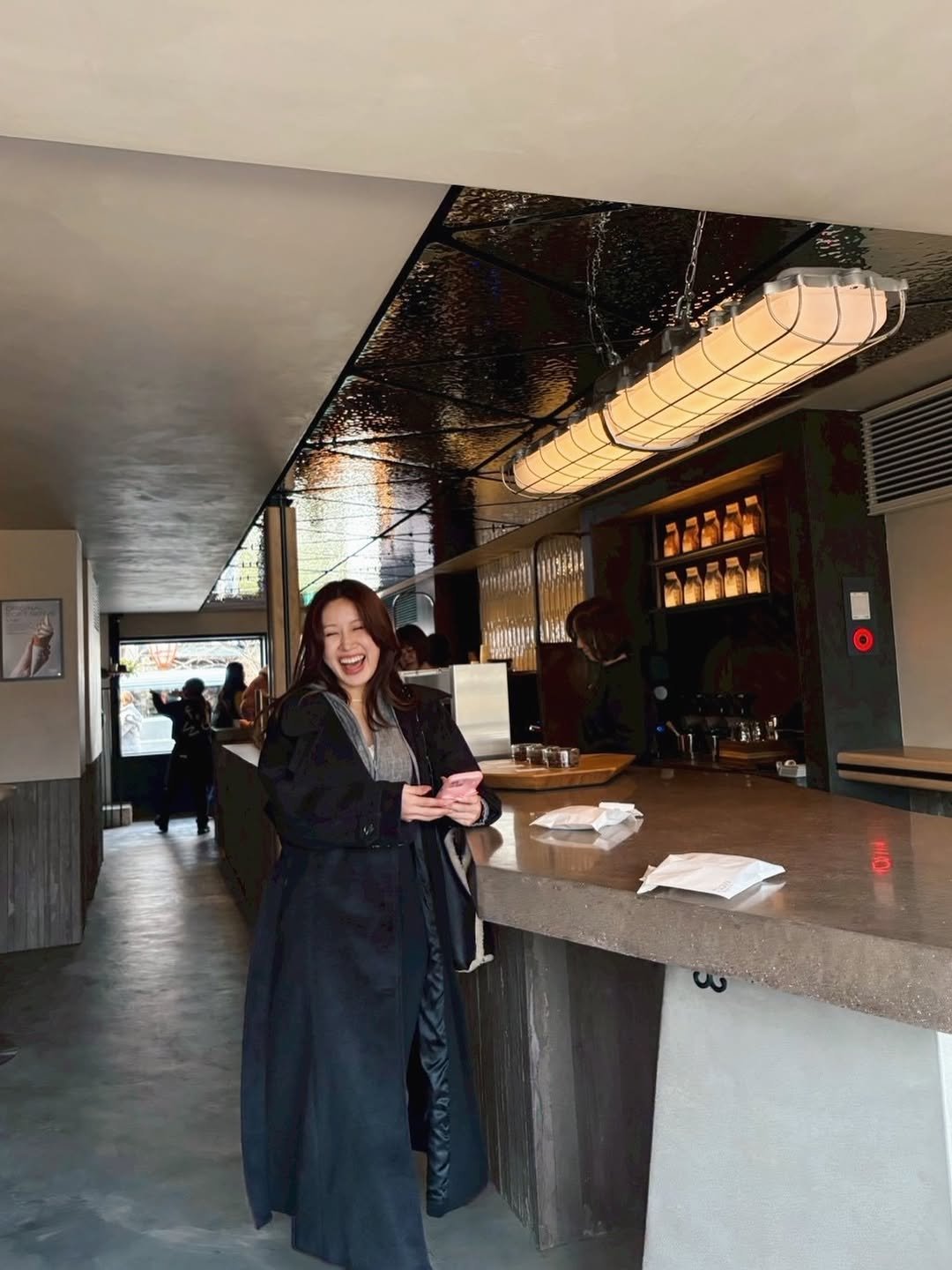 asamomocan 게시물 이미지: ここのカフェよかった☕️✨

初対面で私の爆笑かっこよく撮っちゃうあゆみん✨✨

わたしのカメ...
