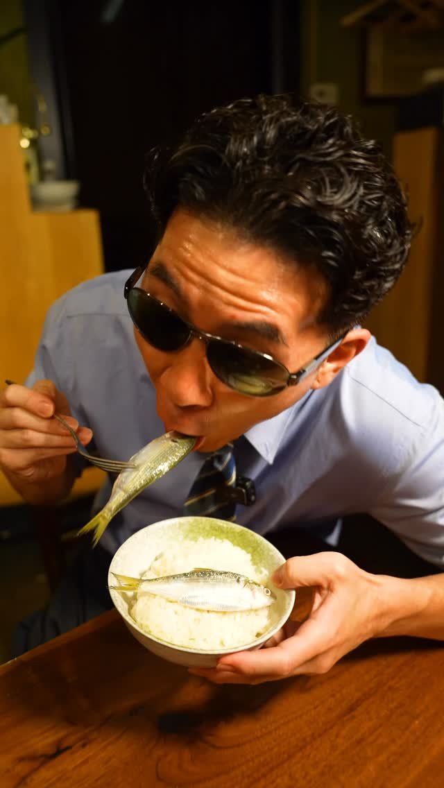 asanebo_restaurant 게시물 이미지: Ever Had A Fish On Rice…😭

Kohada Nigiri...