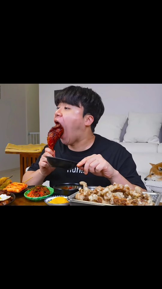 asianbigbites 게시물 이미지: Korean spicy Ramen with grilled chicken leg...