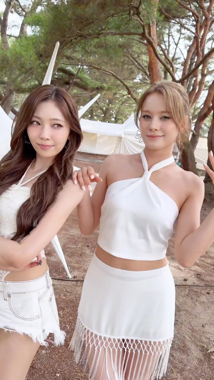 asiansoul_jyp 게시물 이미지: WET challenge🔥💦

#MAYUKA #NINA 
#NiziU #WithU
#LuckyFes