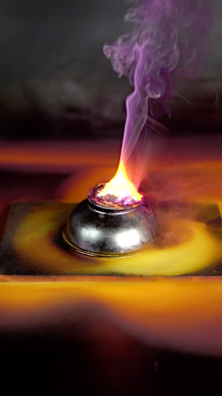 asitmen 게시물 이미지: Bu şişeyi kırarsam ne olur?
••
Takip et,...