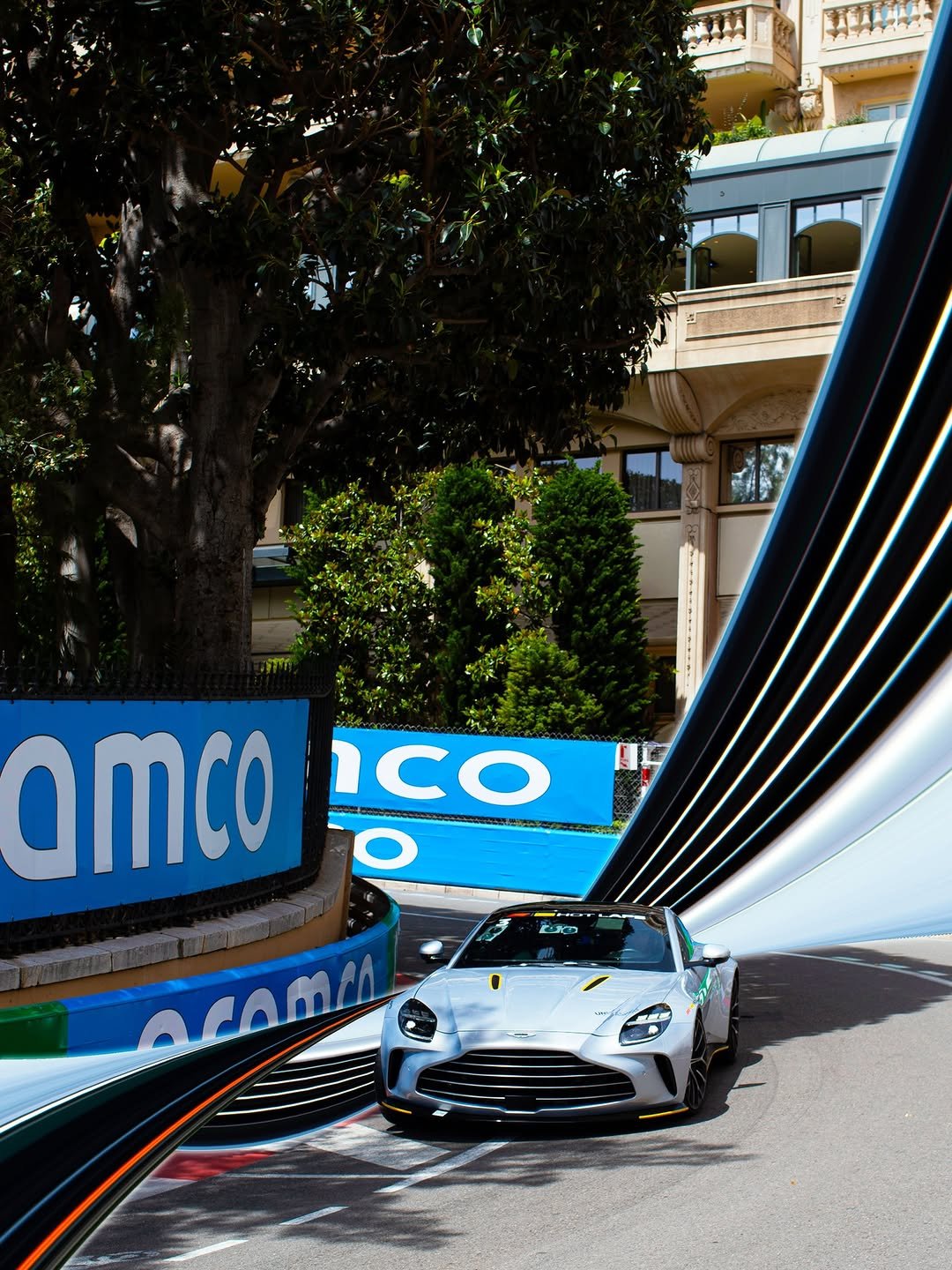 astonmartin 게시물 이미지: Warp speed in Monte Carlo.

Vantage returns to...