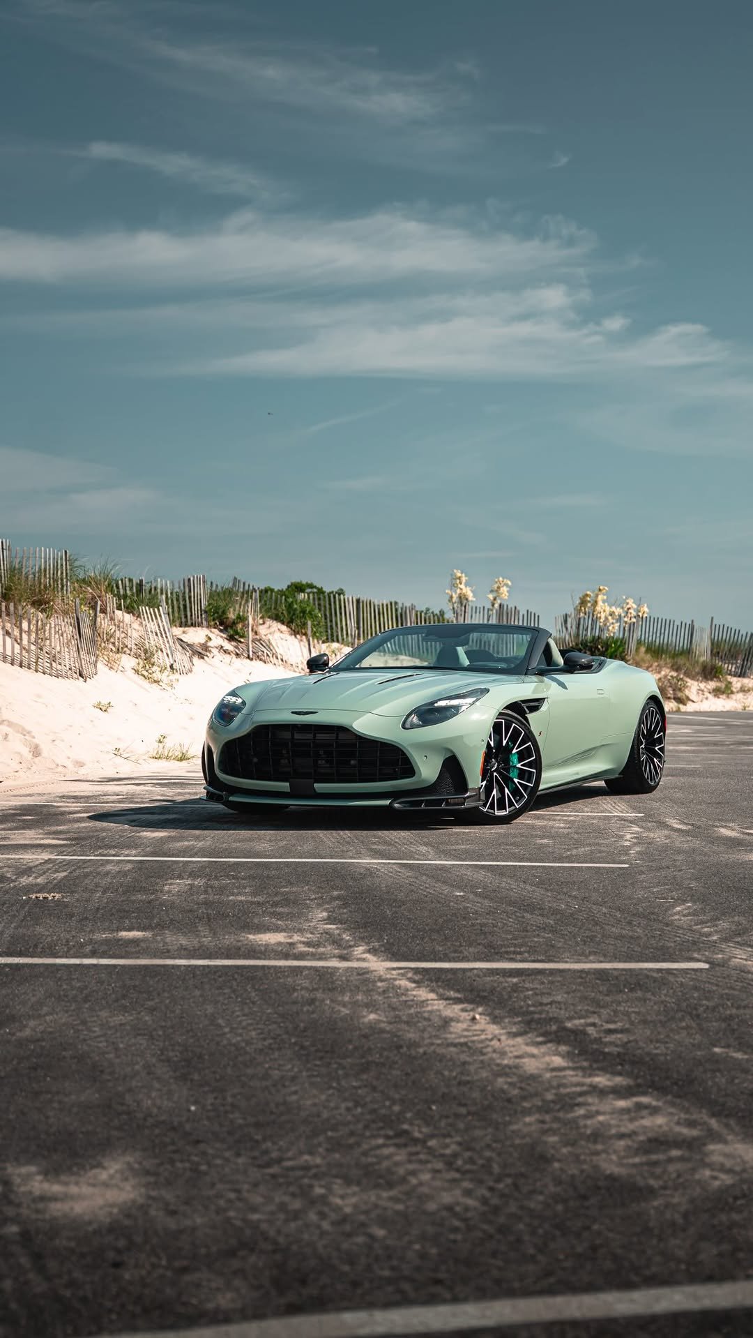 astonmartin 게시물 이미지: Summer. Design. The Hamptons.

This summer, we...