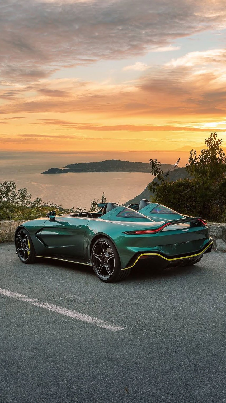 astonmartin 게시물 이미지: Rare, even for Monaco.

Immaculate riviera...