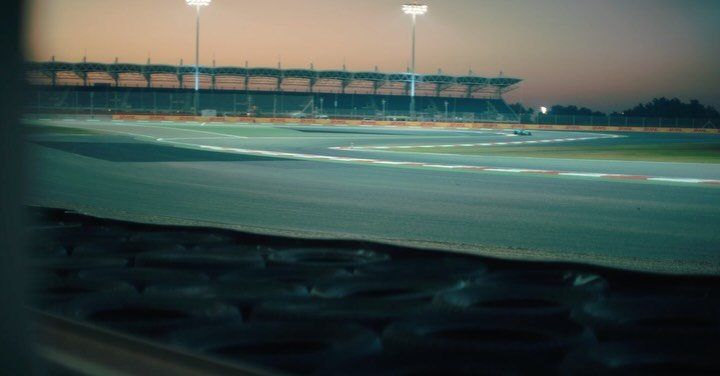 astonmartinf1 게시물 이미지: Take two in the desert.

#F1Testing #AMR26