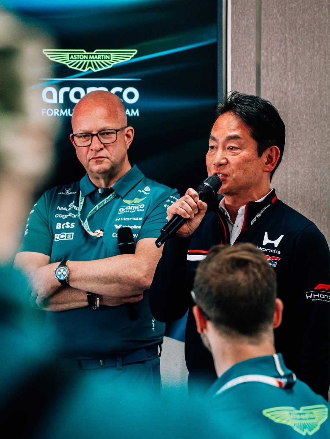 astonmartinf1 게시물 이미지: Gathering as a team. 

#BarcelonaGP #F1