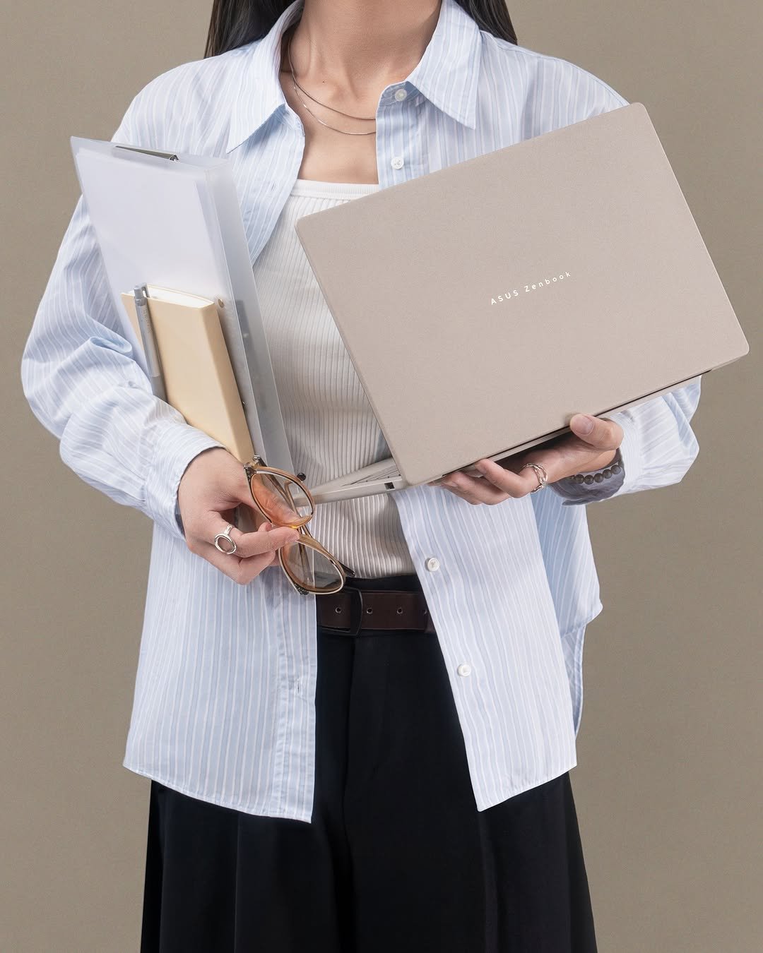 asus 게시물 이미지: Hands full? No problem.⁣
Take your #Zenbook...